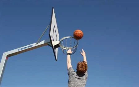 Hoop Heights and ball sizes for 9 to 11 year old boys and girls