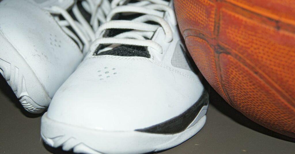 5 Tips On How to Choose the Best Basketball Shoes for Wide Feet Stepien Rules