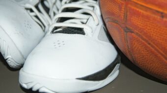 5 Tips On How to Choose the Best Basketball Shoes for Wide Feet